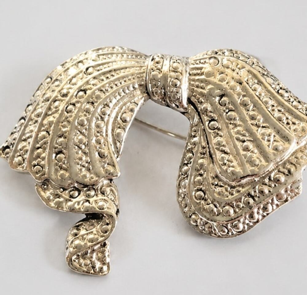 Modern Faux Marcasite Bow Brooch Pin 2” x 1” Textured Silver-tone Metal so-32